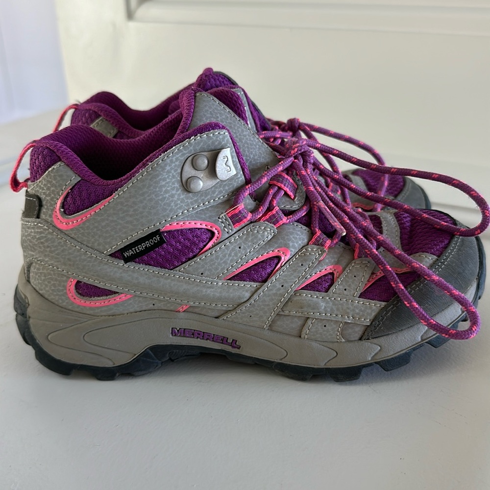 Girls Merrell Waterproof Hiking Boots, Size 1.5